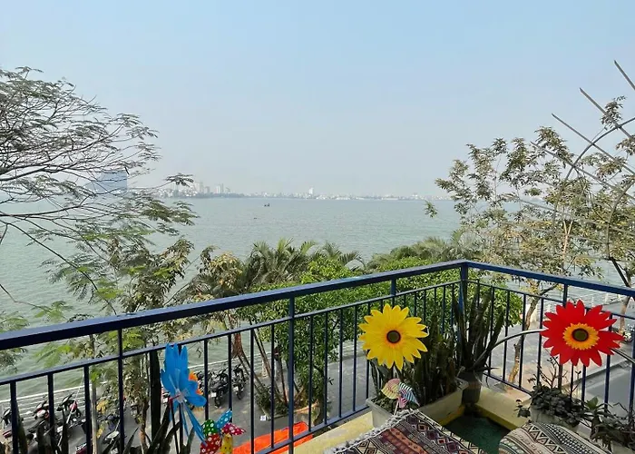 Zoomhome Homestay Ho Tay